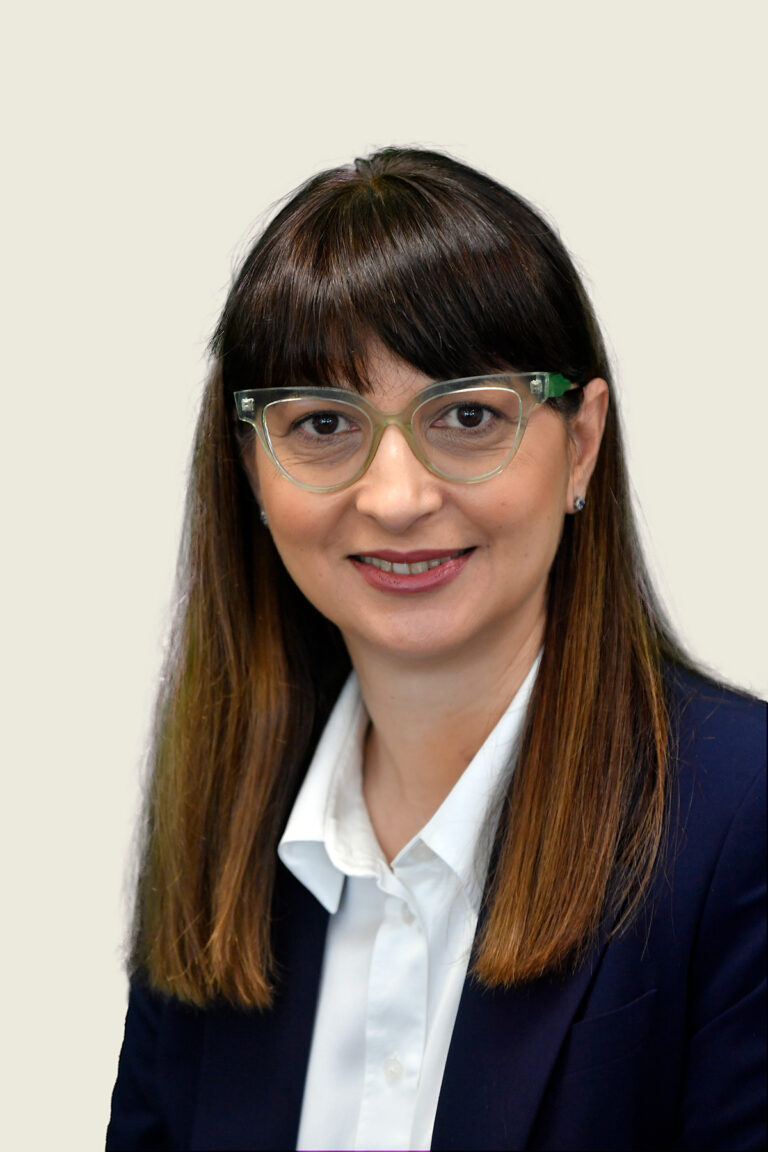 Read more about the article „Nu avem nevoie de supereroi uzați. Avem nevoie de oameni reali, lucizi, autonomi, care își pun limite sănătoase și pot performa pe termen lung”